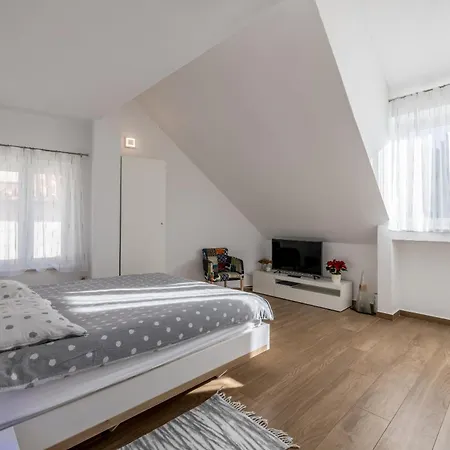 Apartament Sara