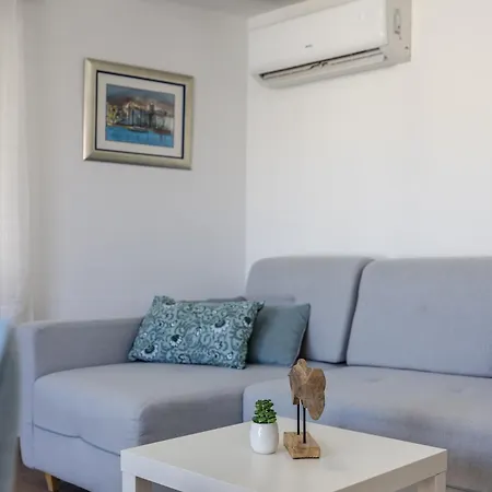 Sara Apartment *